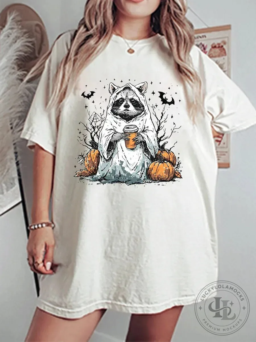 Vintage Raccoon Ghost Halloween Pumpkin Bats Spooky Fall Graphic T-Shirt