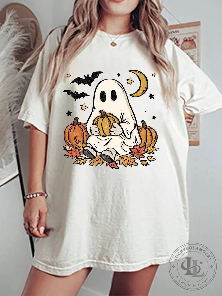 Cute Ghost Holding Pumpkin Autumn Leaves Halloween Graphic T-Shirt